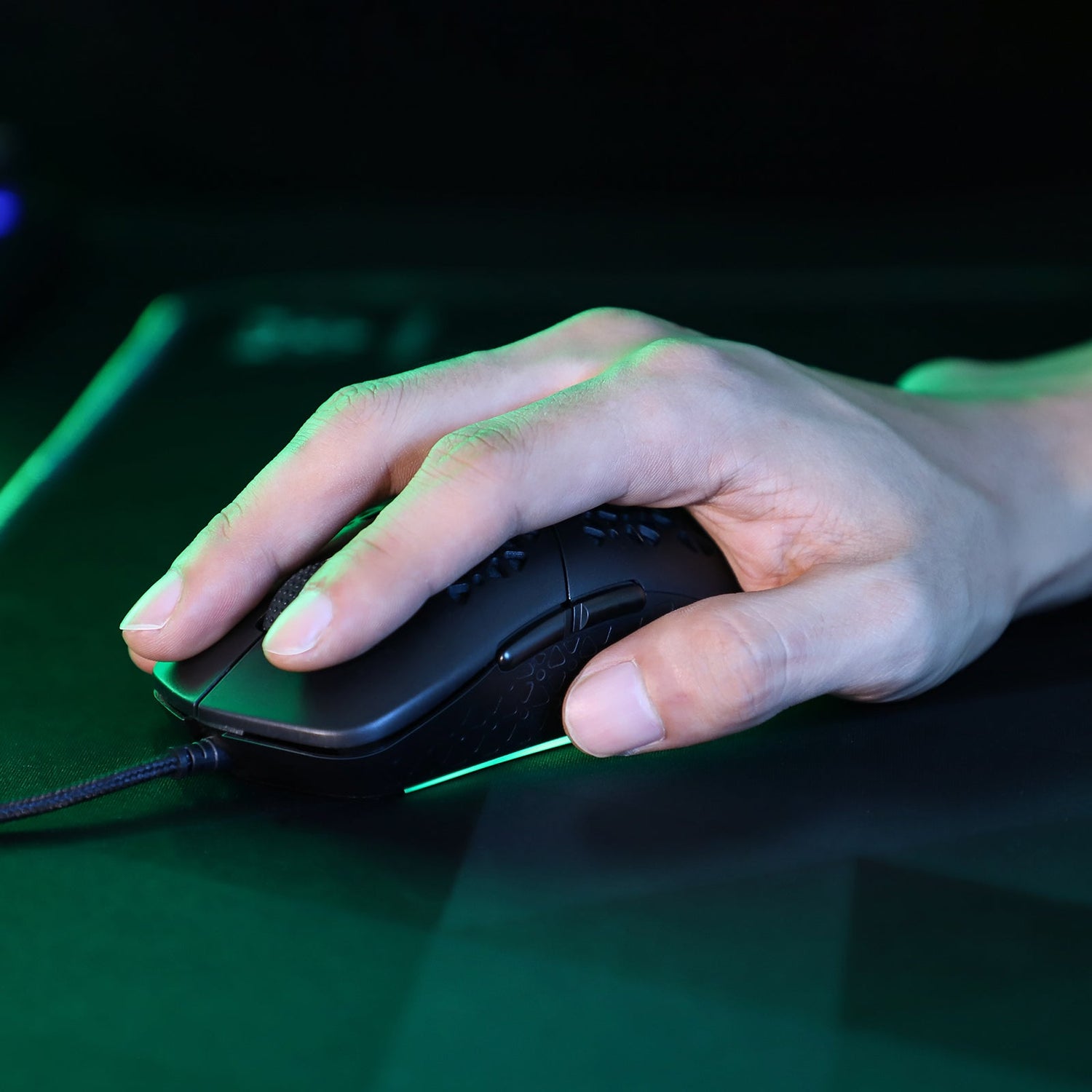 RGB WIRED GAMING MOUSE // Hollow Honeycomb Shell CW911 - GTRACING
